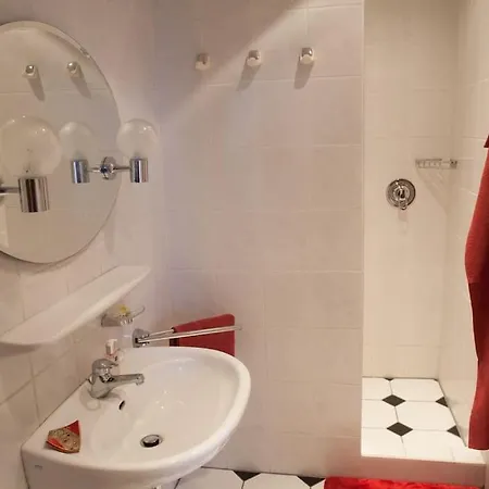 Gemuetliches 2p-apartment In Ruhiger Lage *